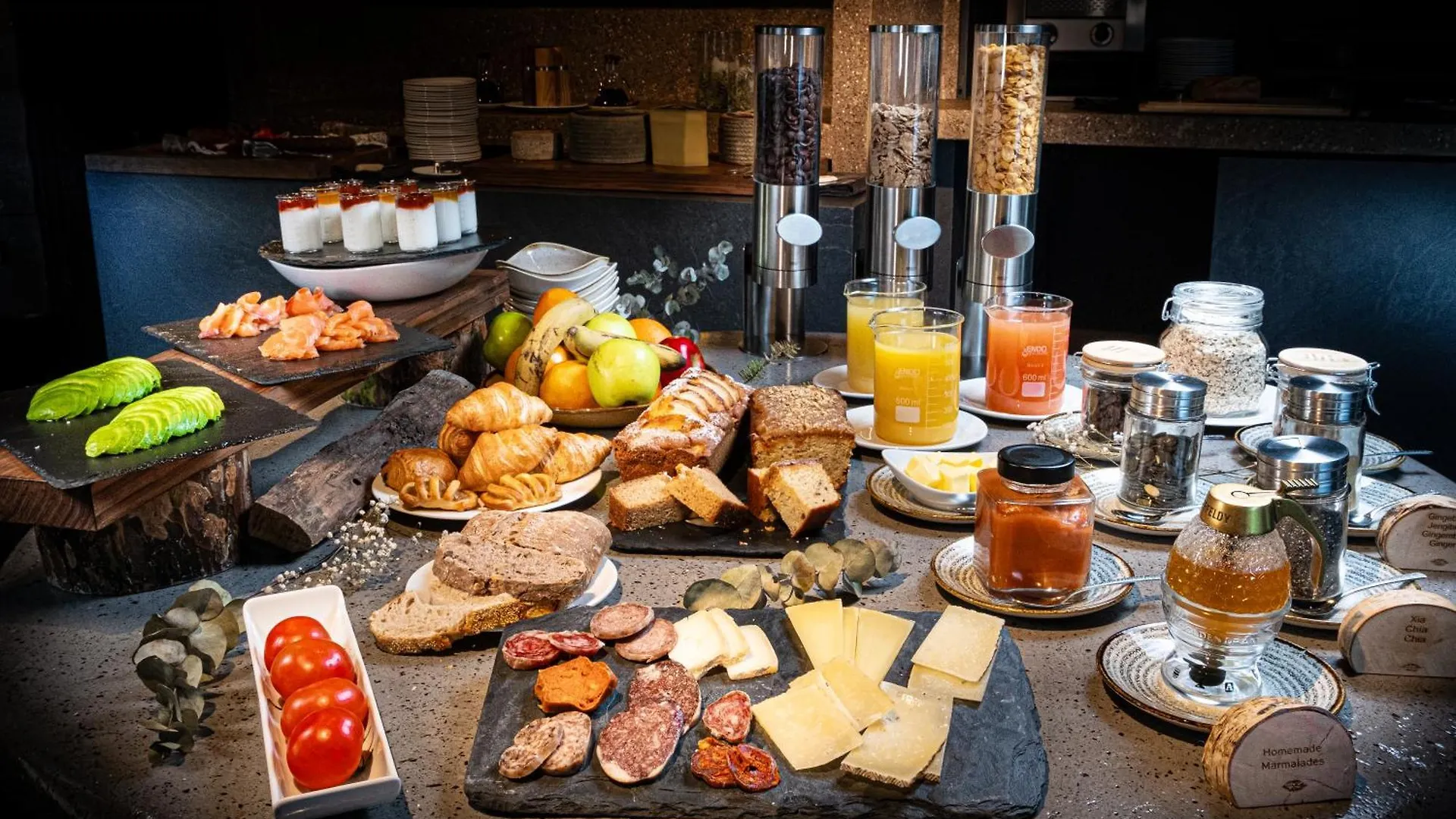 Les Pardines 1819 Mountain Suites & Spa Encamp Hotel