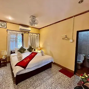 rosie-place.hotelsluangprabang.com/