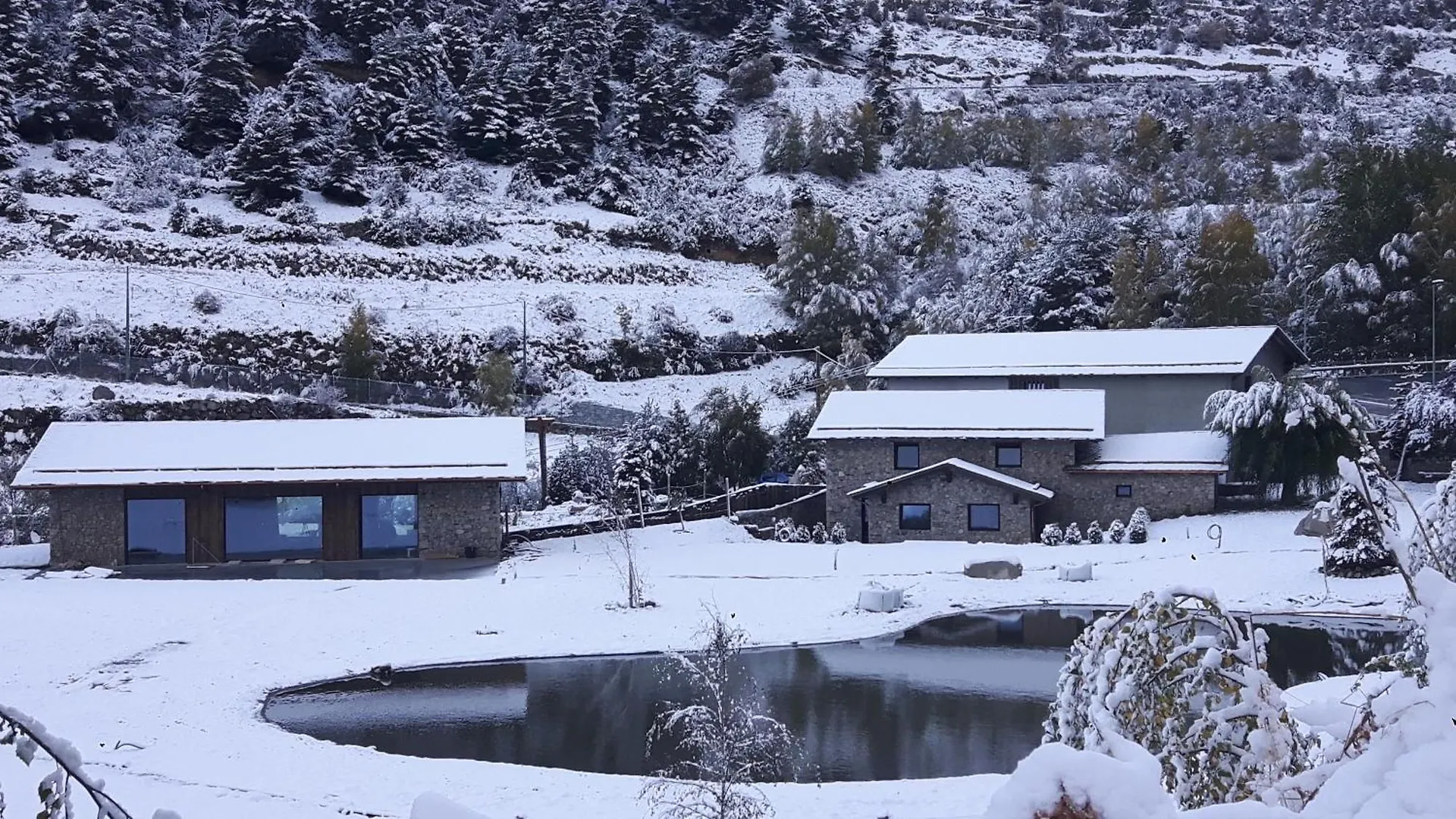 Les Pardines 1819 Mountain Suites & Spa Encamp 4*,